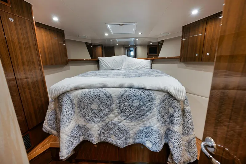 The Good Life Yacht Photos Pics 61 Viking The Good Life- Master Stateroom