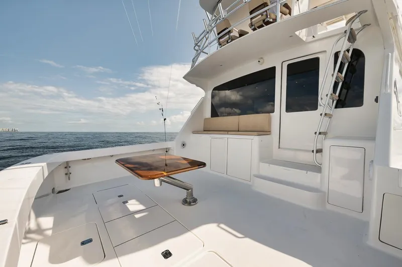 The Good Life Yacht Photos Pics 61 Viking The Good Life- Cockpit