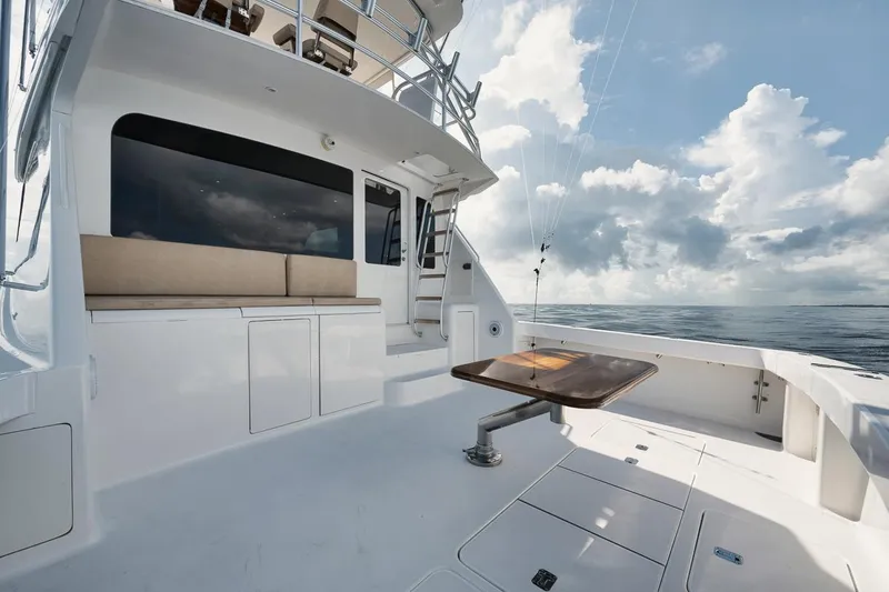 The Good Life Yacht Photos Pics 61 Viking The Good Life- Cockpit