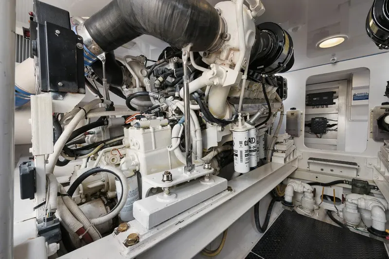 The Good Life Yacht Photos Pics 61 Viking The Good Life- Engine Room