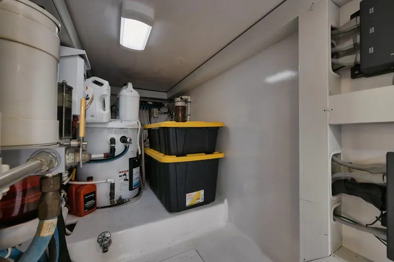 The Good Life Yacht Photos Pics 61 Viking The Good Life- Engine Room