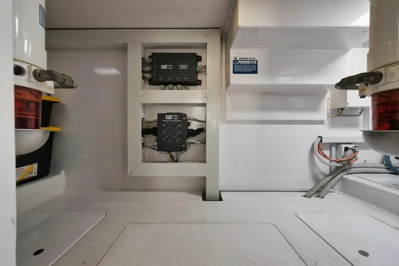 The Good Life Yacht Photos Pics 61 Viking The Good Life- Engine Room