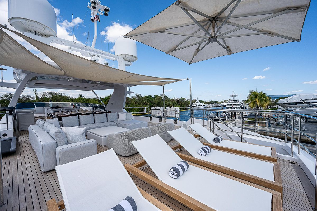 2016 Benetti 132 