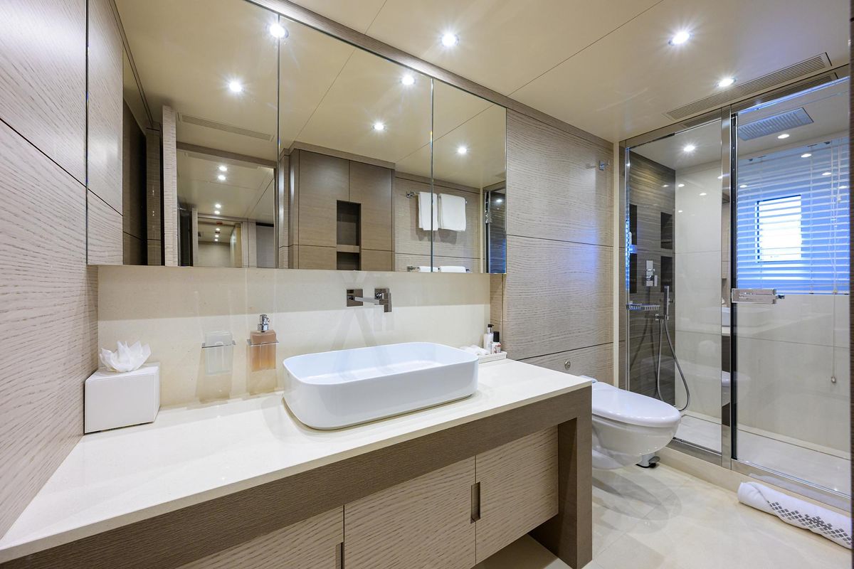 2016 Benetti 132 