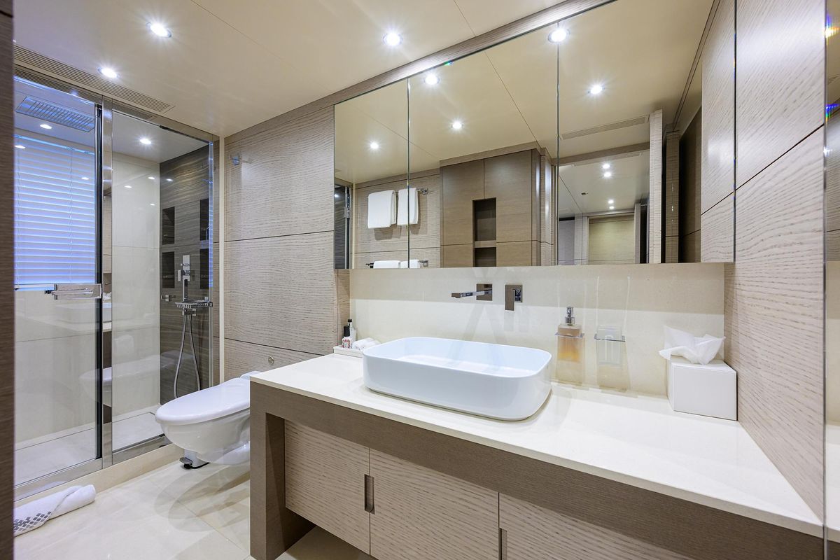 2016 Benetti 132 