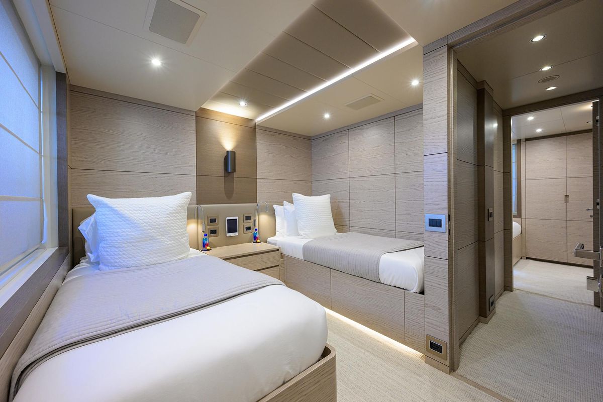2016 Benetti 132 