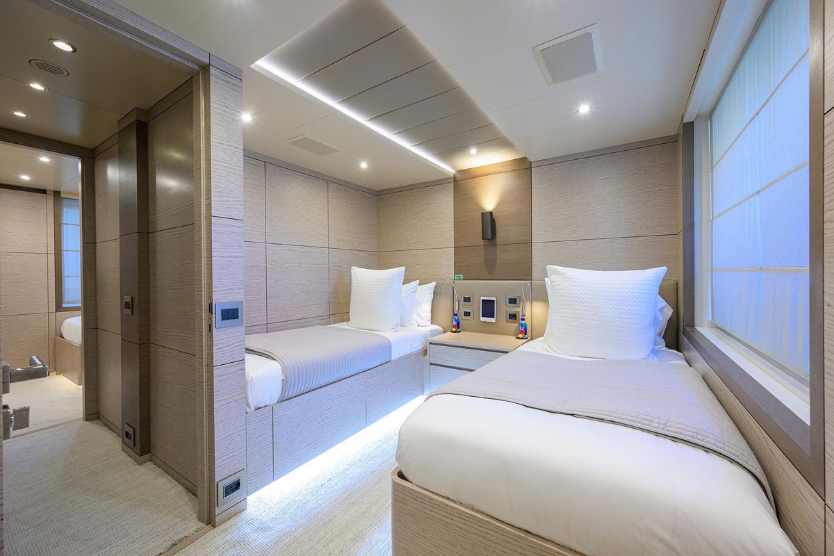 2016 Benetti 132 