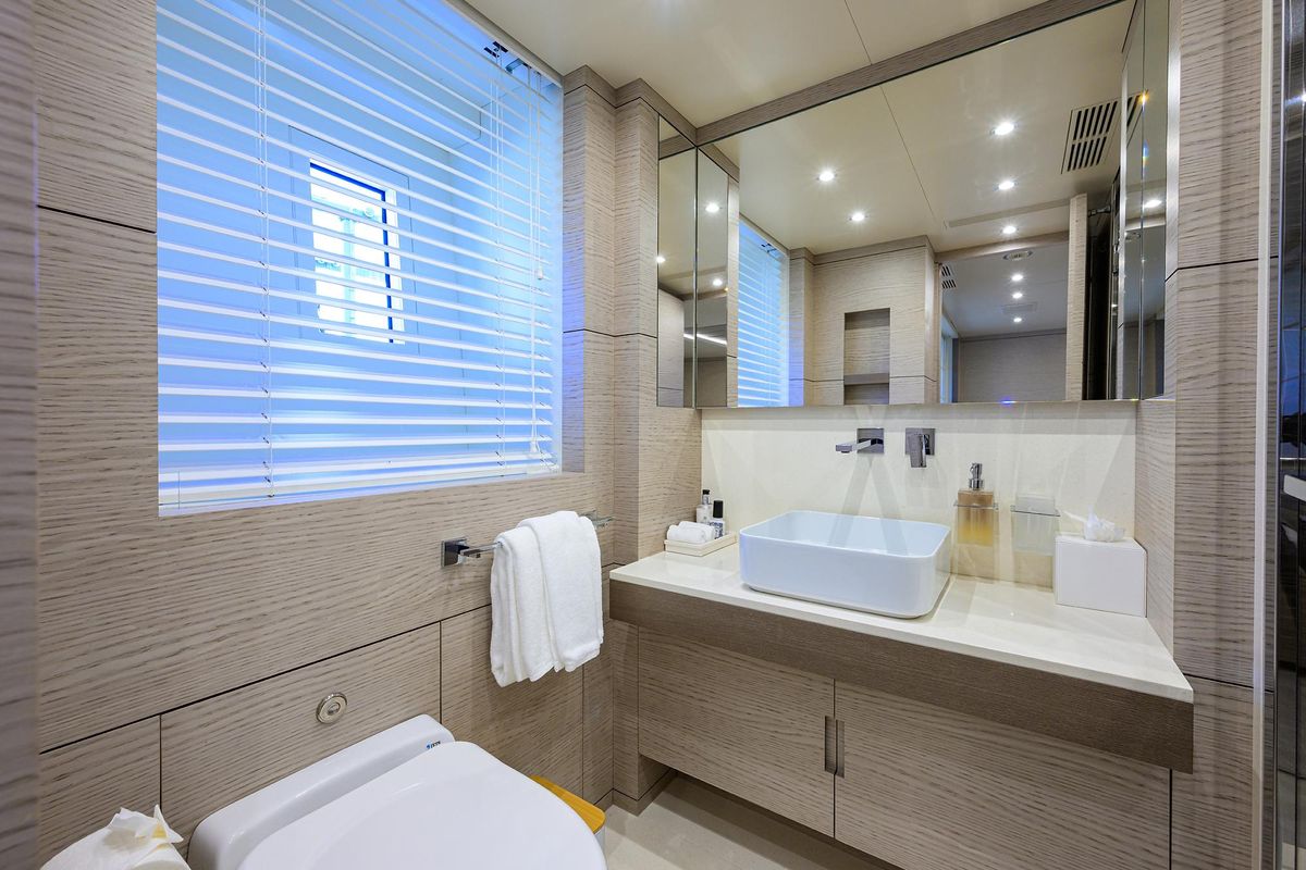 2016 Benetti 132 