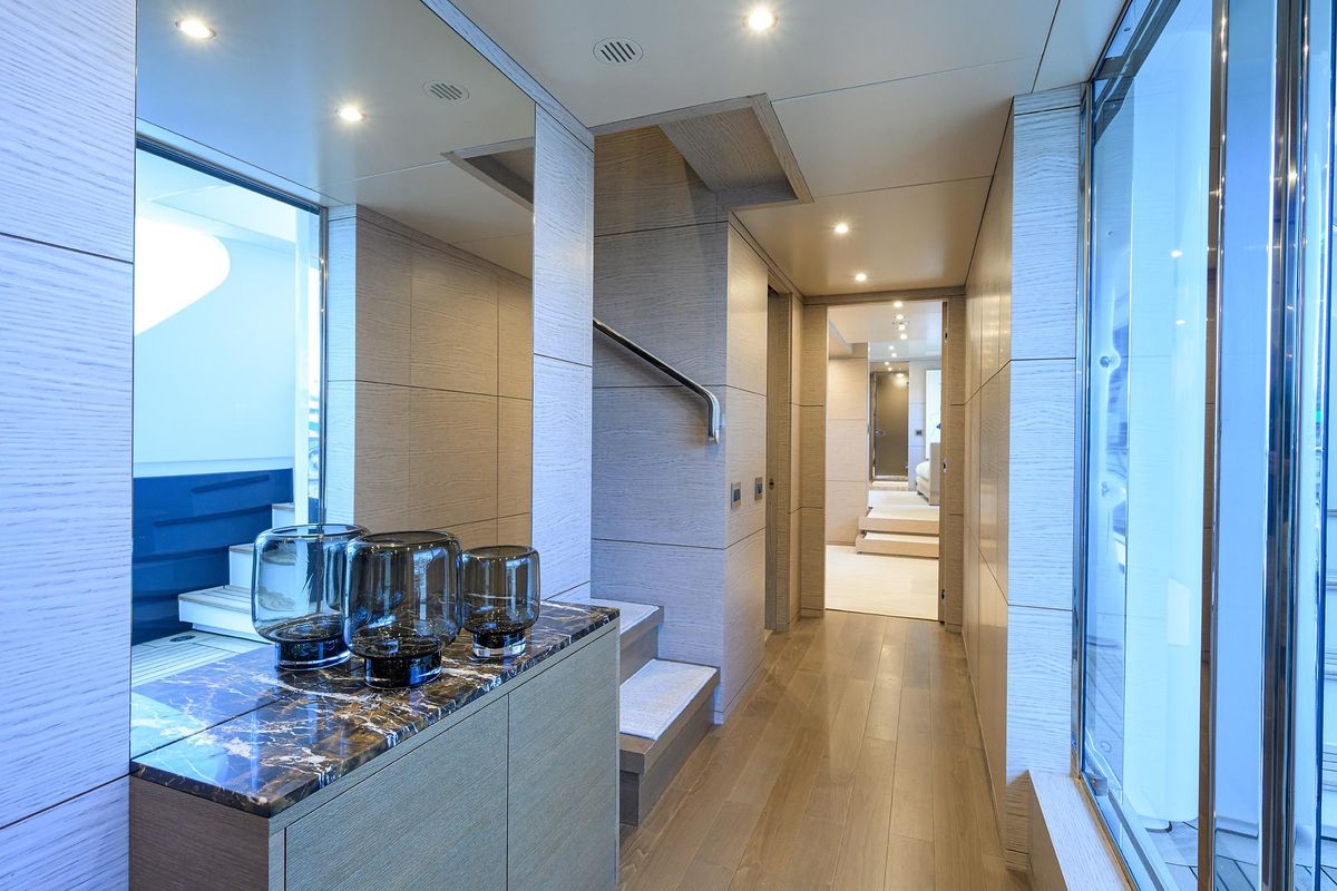 2016 Benetti 132 