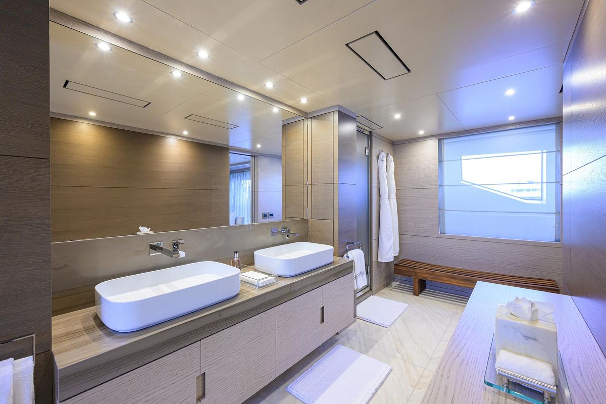 2016 Benetti 132 