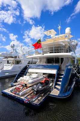 Yacht