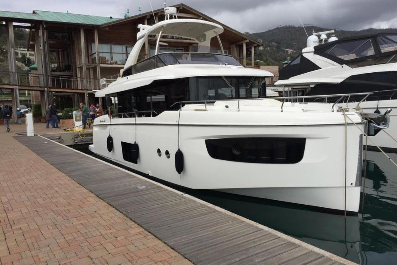 2018 Absolute 52 Navetta