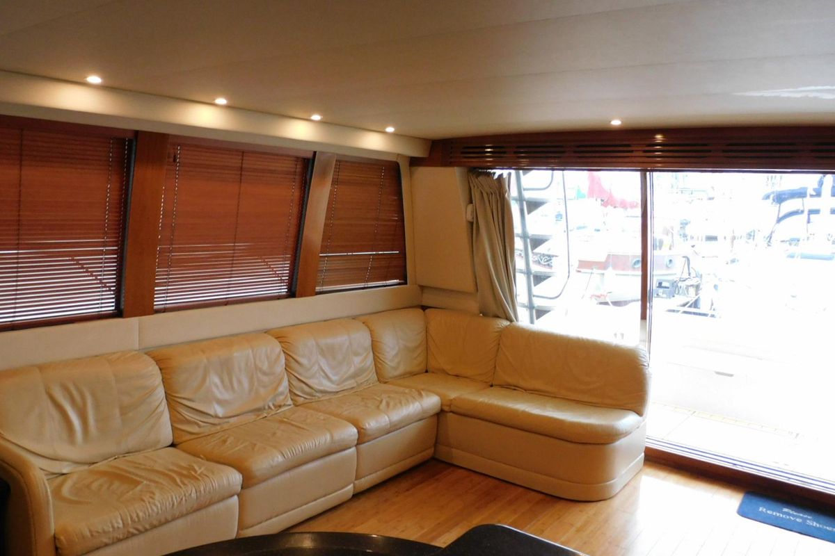 2002 Carver 57 