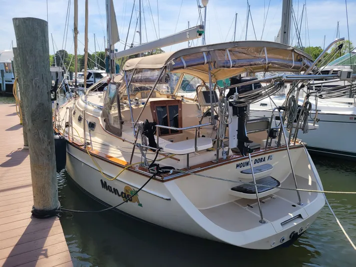 Mango Lll Yacht Photos Pics 