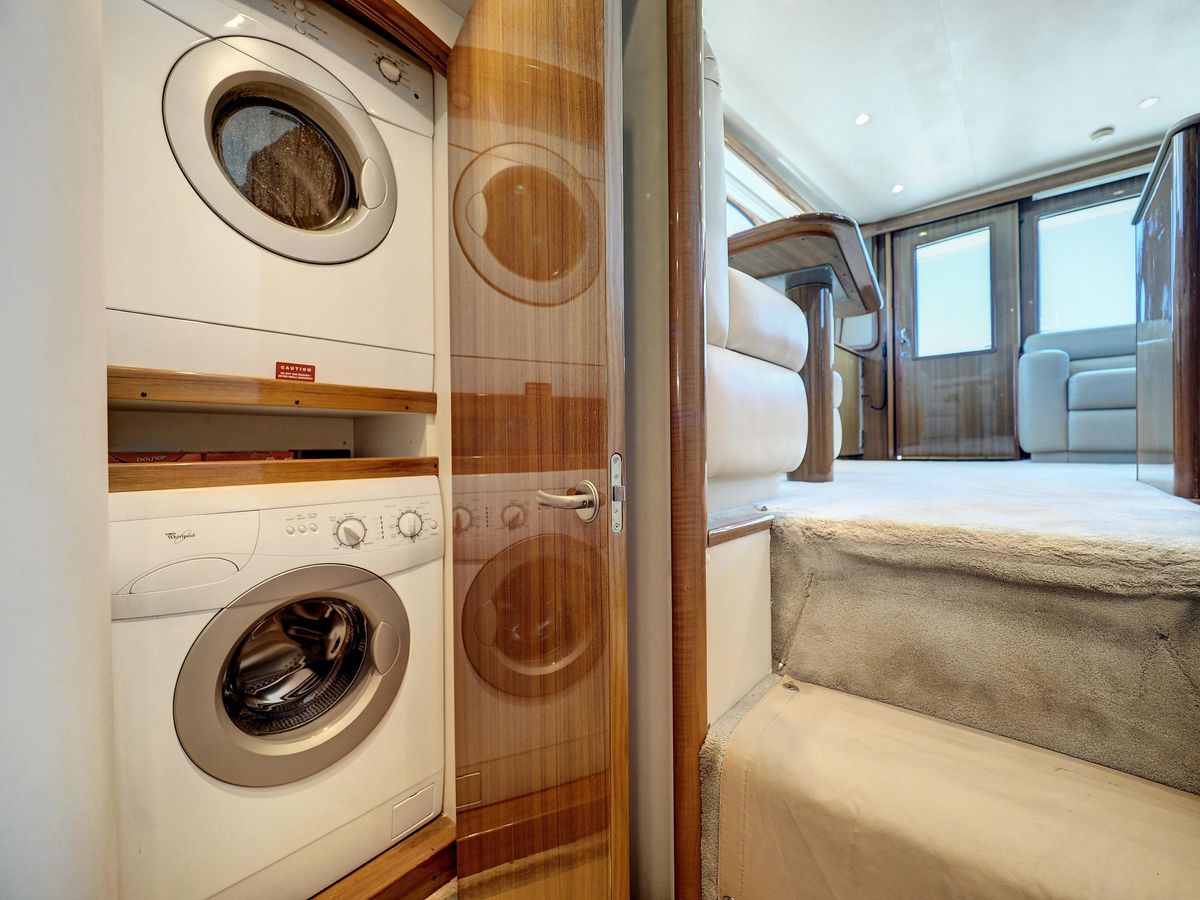 2007 Viking 48 