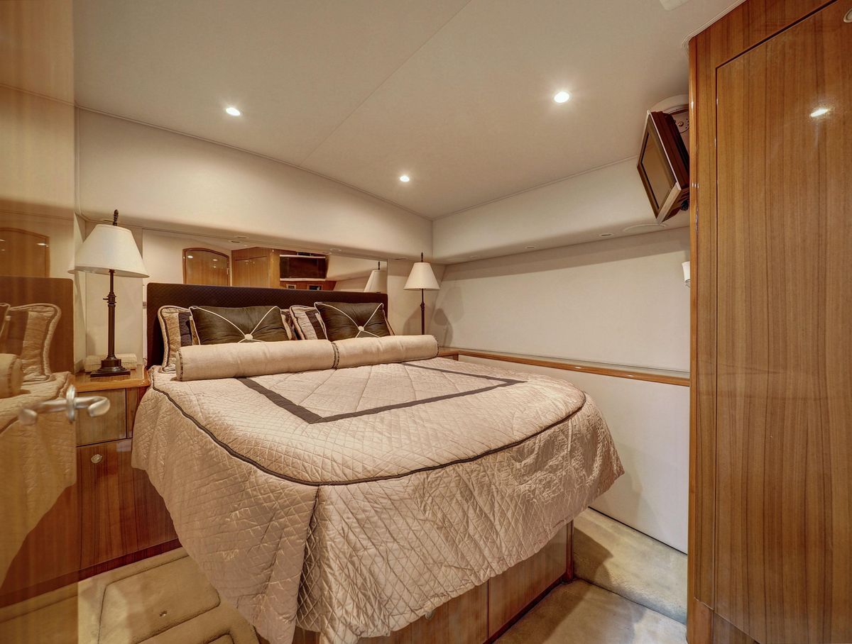2007 Viking 48 