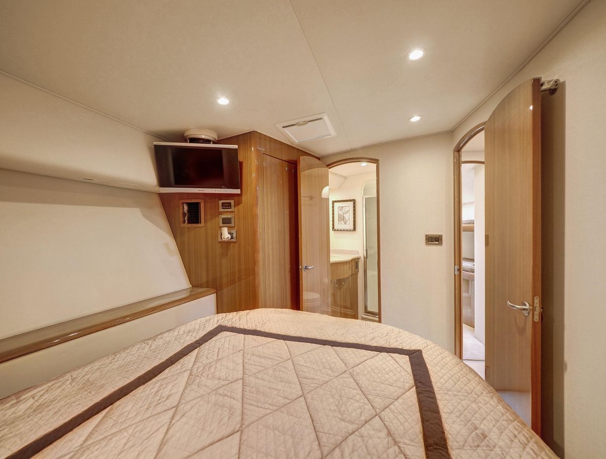 2007 Viking 48 
