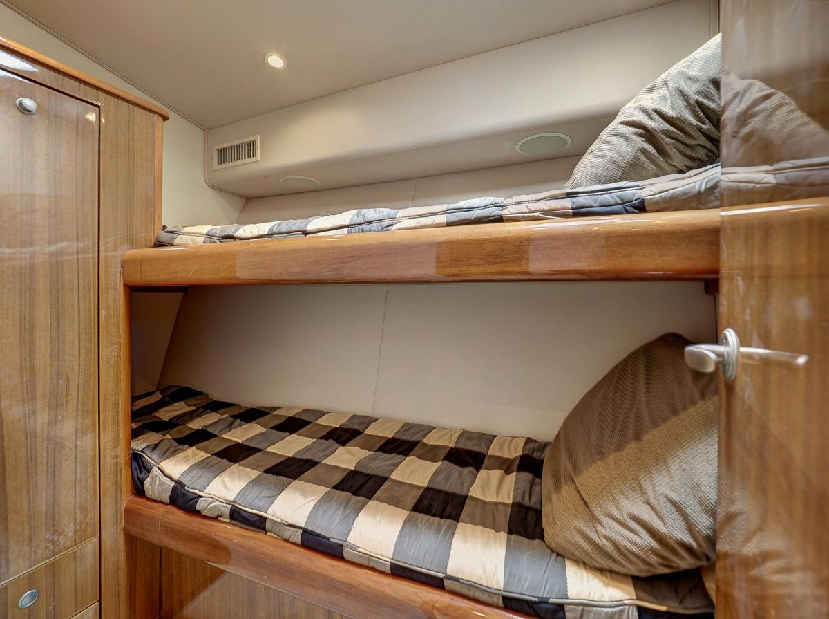 2007 Viking 48 