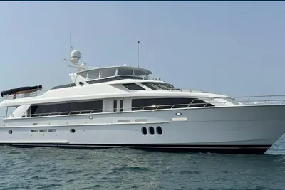Hatteras 105 Motor Yacht