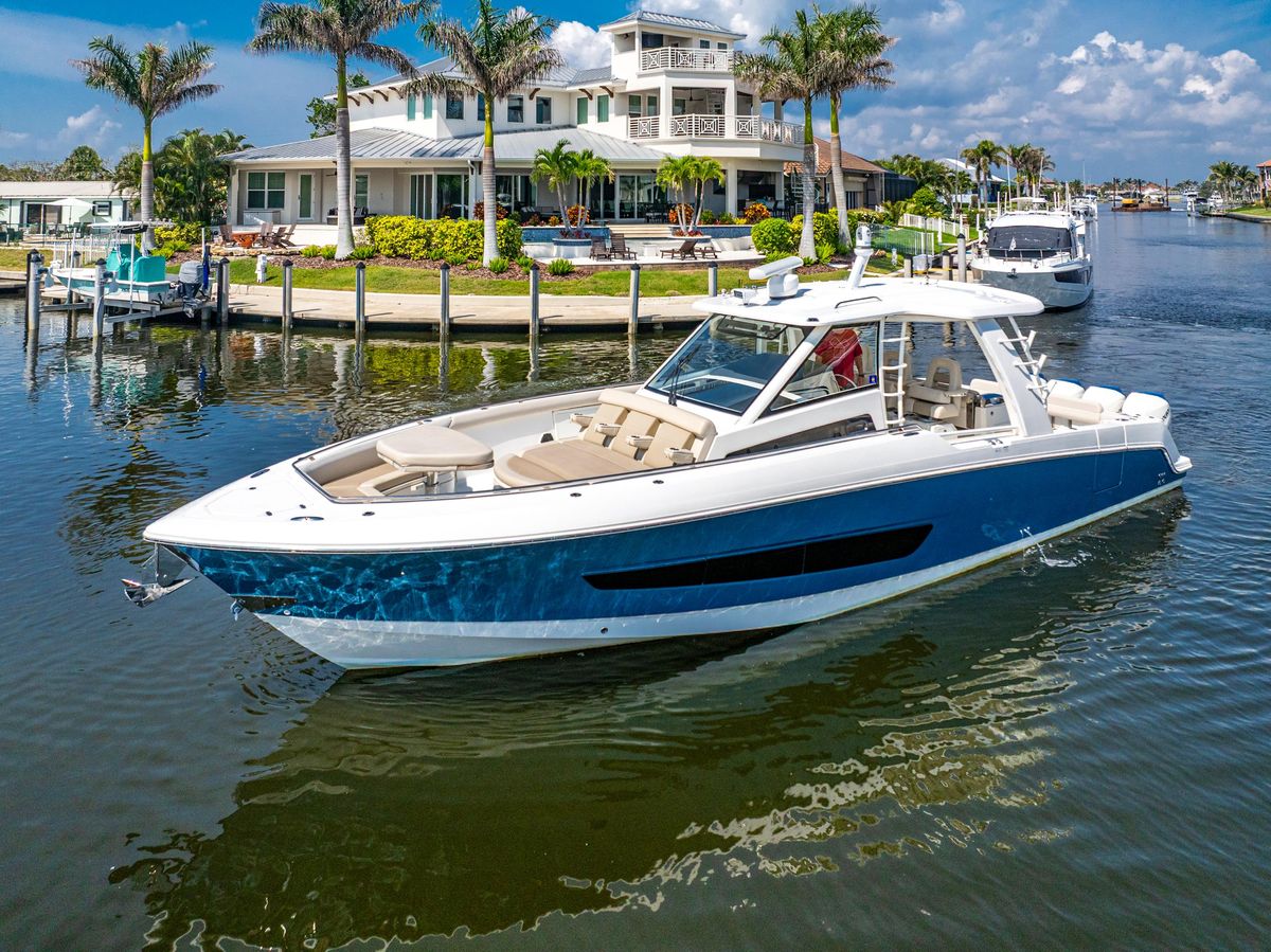 2019 Boston Whaler 42 