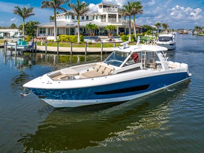Yacht