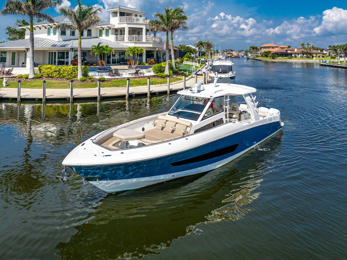2019 Boston Whaler 42 