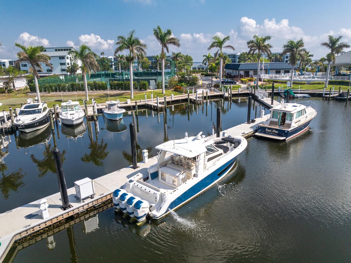 2019 Boston Whaler 42 