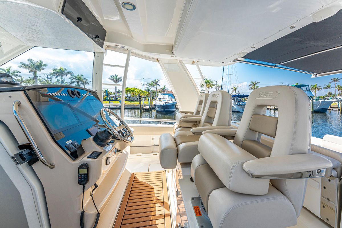 2019 Boston Whaler 42 
