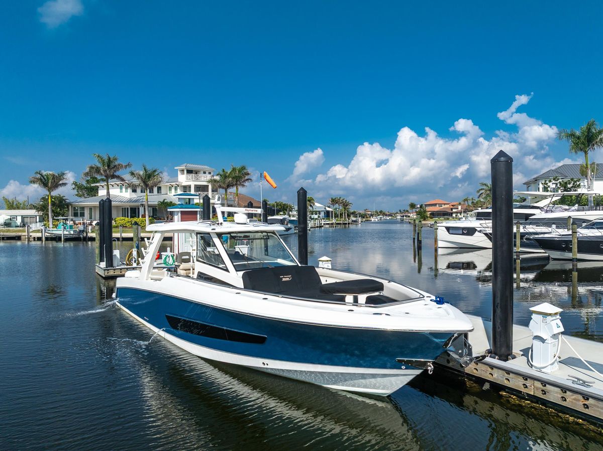2019 Boston Whaler 42 