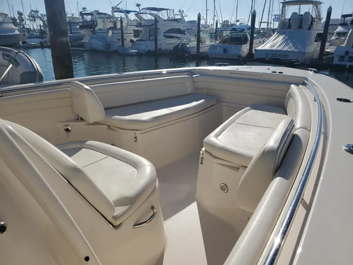  Yacht Photos Pics Interior of a 2017 Grady-White Canyon 336 boat in the marina.