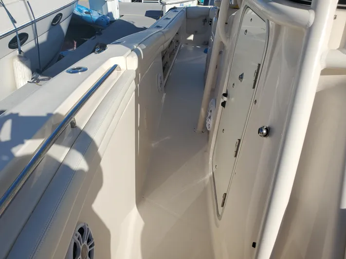  Yacht Photos Pics Interior view of a 2017 Grady-White Canyon 336 boat.