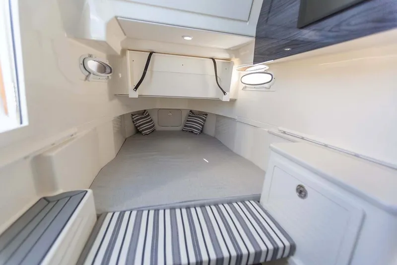  Yacht Photos Pics Manufacturer Provided Image