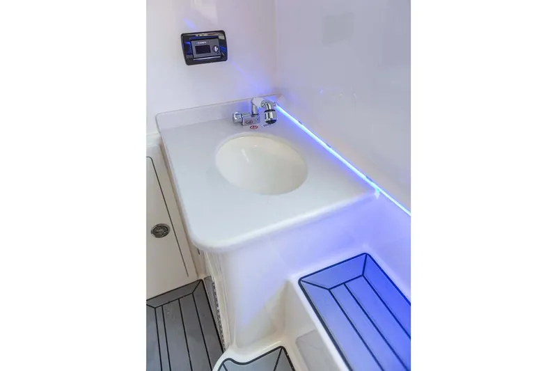  Yacht Photos Pics Manufacturer Provided Image