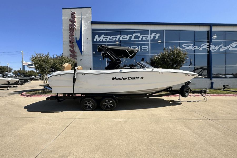 2022 MasterCraft X24