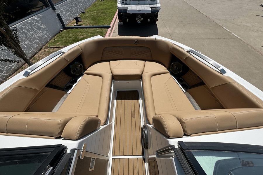 2022 MasterCraft X24