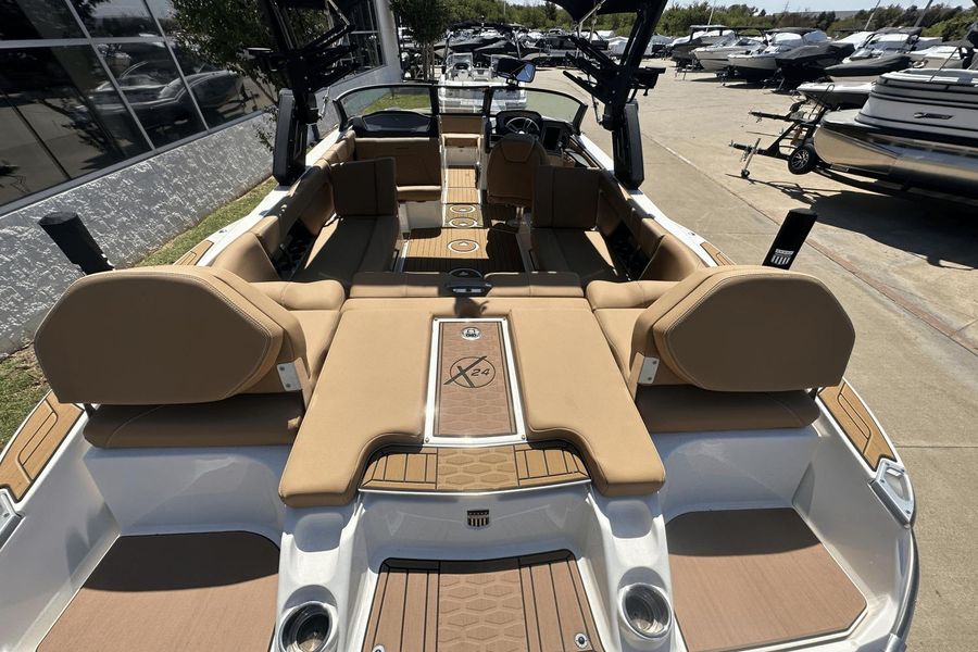 2022 MasterCraft X24