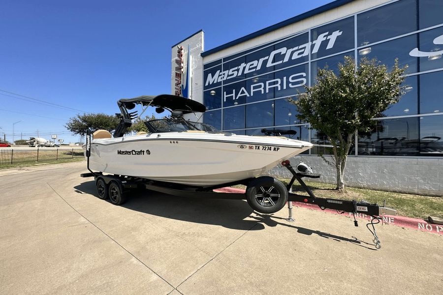 2022 MasterCraft X24