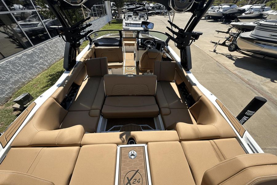 2022 MasterCraft X24