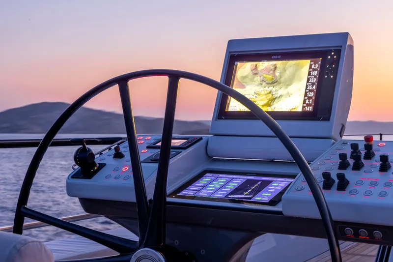 Canova Yacht Photos Pics 