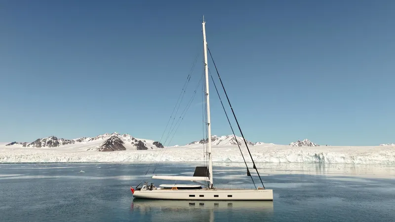 Canova Yacht Photos Pics 