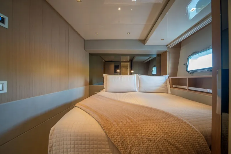 Squalo Yacht Photos Pics 