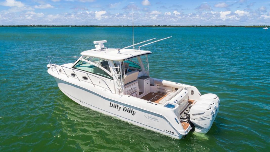 2018 Boston Whaler 345 Conquest