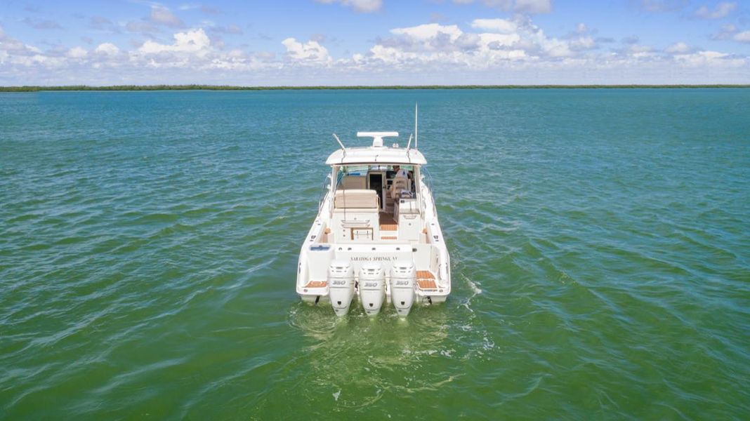 2018 Boston Whaler 345 Conquest