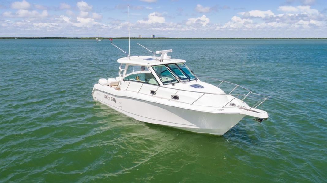 2018 Boston Whaler 345 Conquest