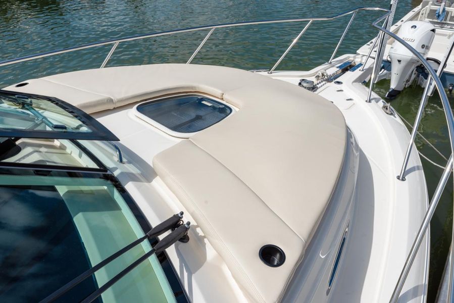 2018 Boston Whaler 345 Conquest