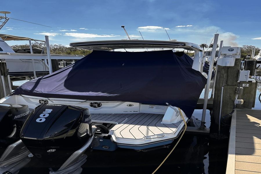 2022 Sea Ray 310 SLX OB