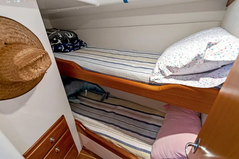 Reel Estate Yacht Photos Pics 2005 Cabo 35 Flybridge 'Reel Estate'