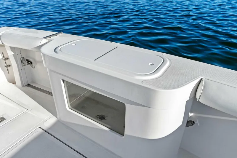 Reel Estate Yacht Photos Pics 2005 Cabo 35 Flybridge 'Reel Estate'