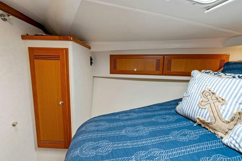 Reel Estate Yacht Photos Pics 2005 Cabo 35 Flybridge 'Reel Estate'