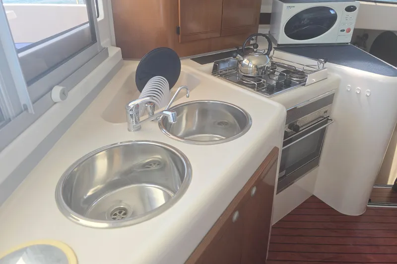 Think Twice Yacht Photos Pics 